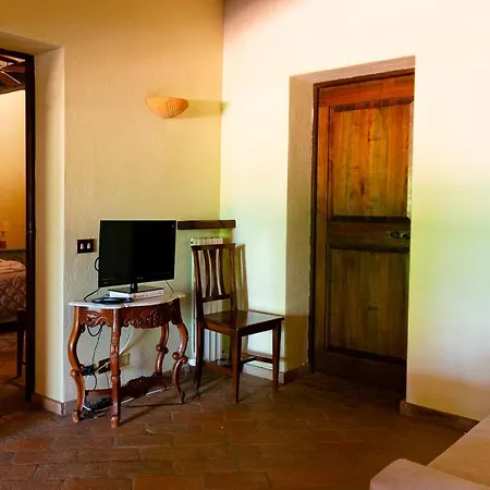 Podere Mezzastrada - Place Of Charme Fiano (Tuscany)
